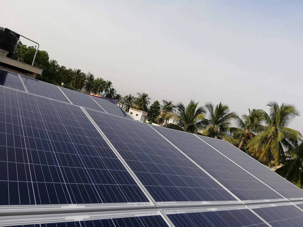 Commercial hybrid solar with battery
